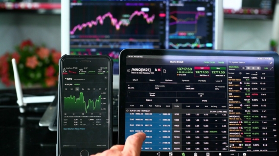 Charts 1 Finanzberater in Karlsruhe Baidenger Finanzberatung GmbH