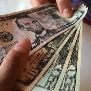 Dollar Scheine Finanzberater in Karlsruhe Baidenger Finanzberatung GmbH